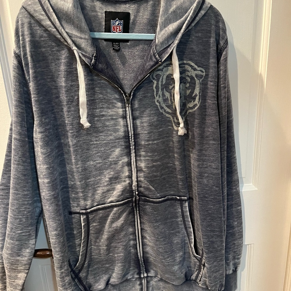 Men’s pre-owned XL Chicago Bears hoodie.